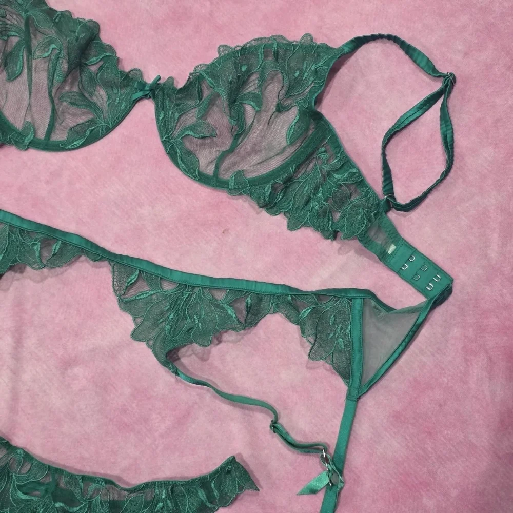 Fleur du Mal Lingerie 3 Piece Set - Emerald Green - Picture 4 of 5